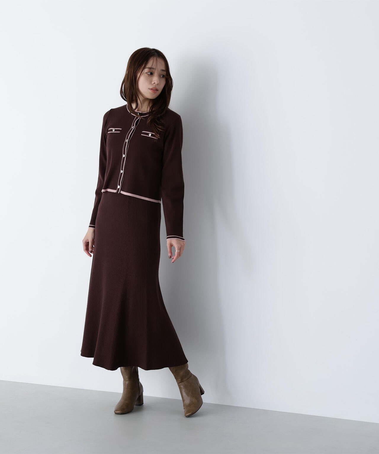 バイカラーニットカーデ＆スカート