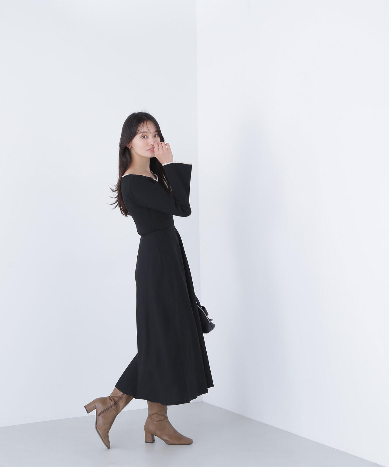 バイカラーハートネックニットワンピース