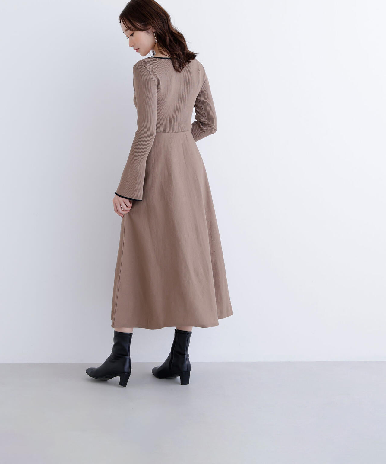 バイカラーハートネックニットワンピース