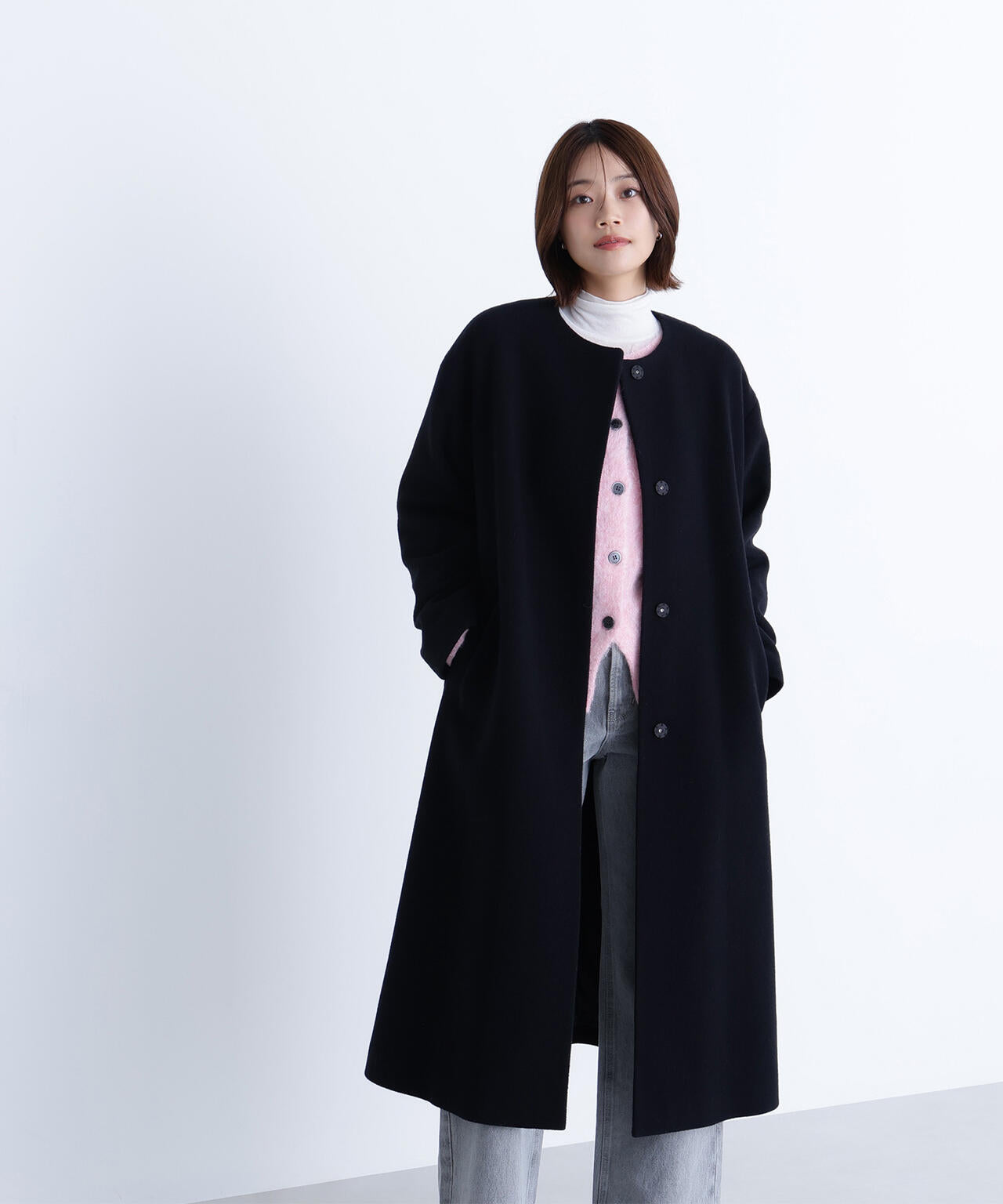 フォルムノーカラーロングコート