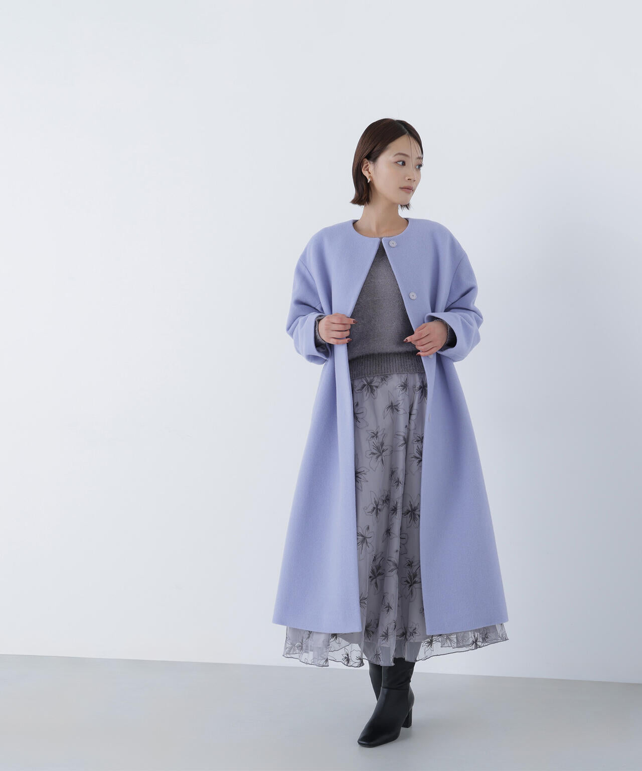 フォルムノーカラーロングコート