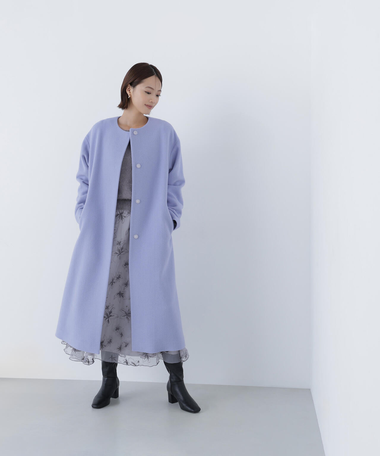 フォルムノーカラーロングコート