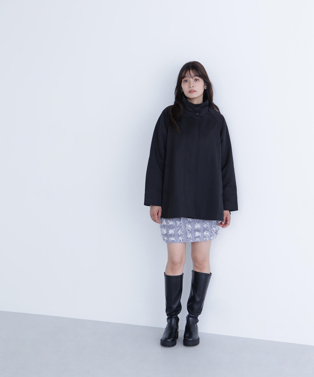 スタンドネックテントラインブルゾン