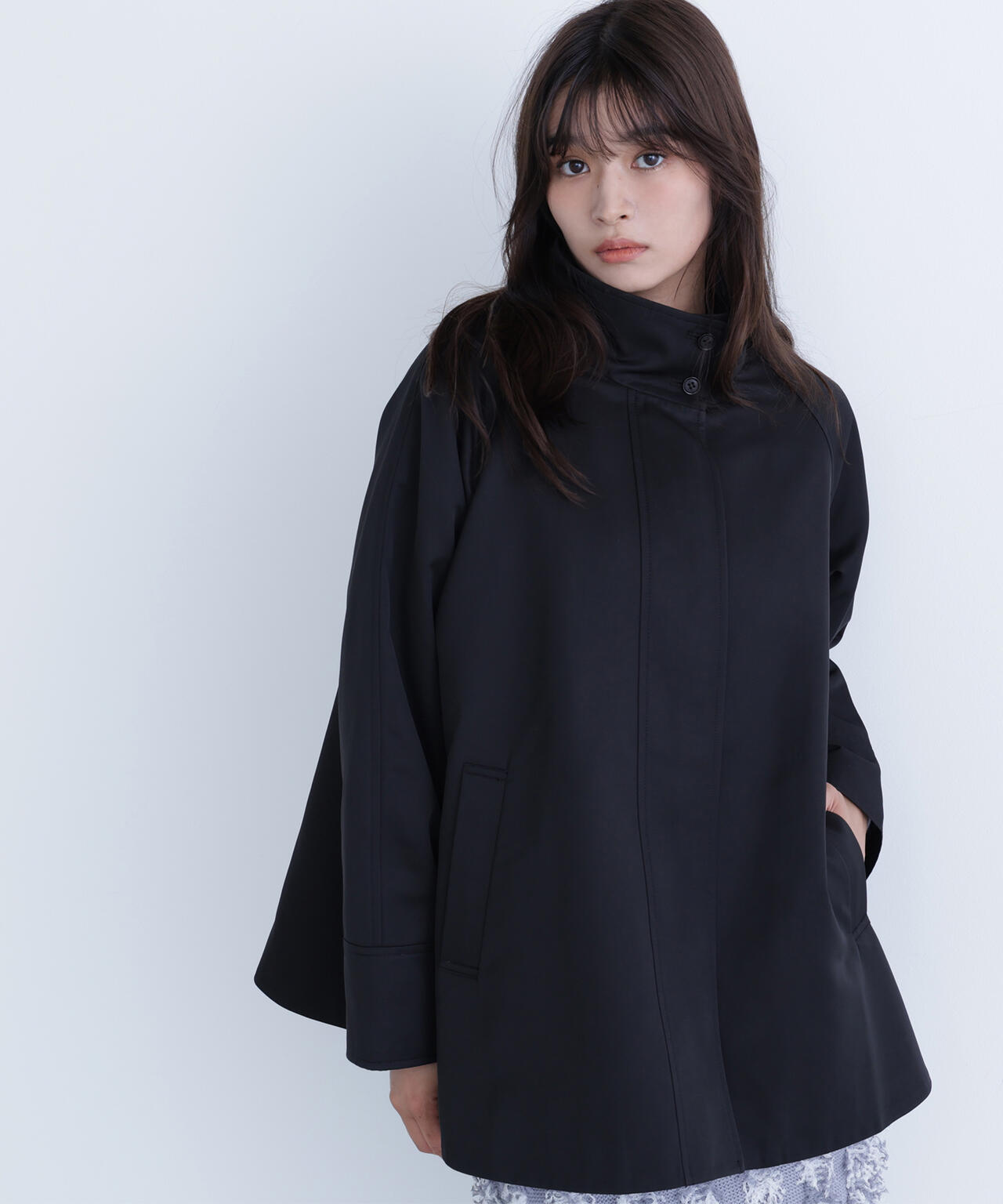 スタンドネックテントラインブルゾン