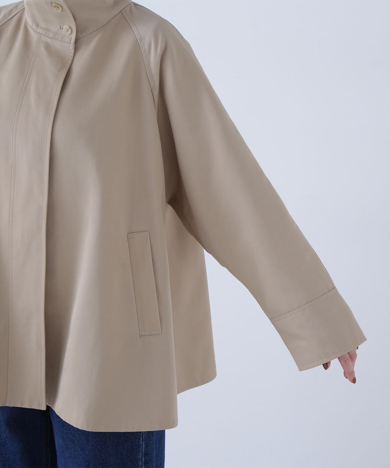 スタンドネックテントラインブルゾン