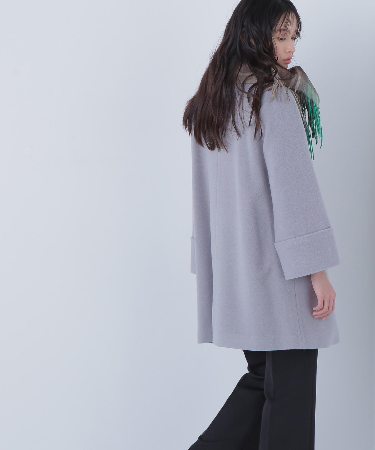 ノーカラーミドルコート