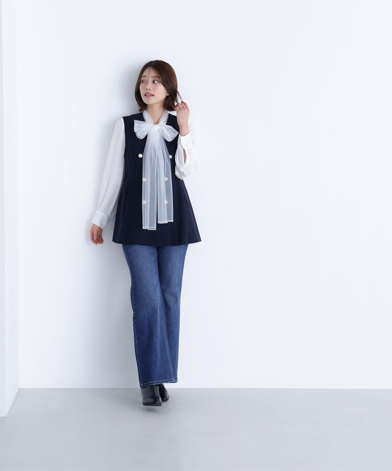 メタルボタンペプラムジレ