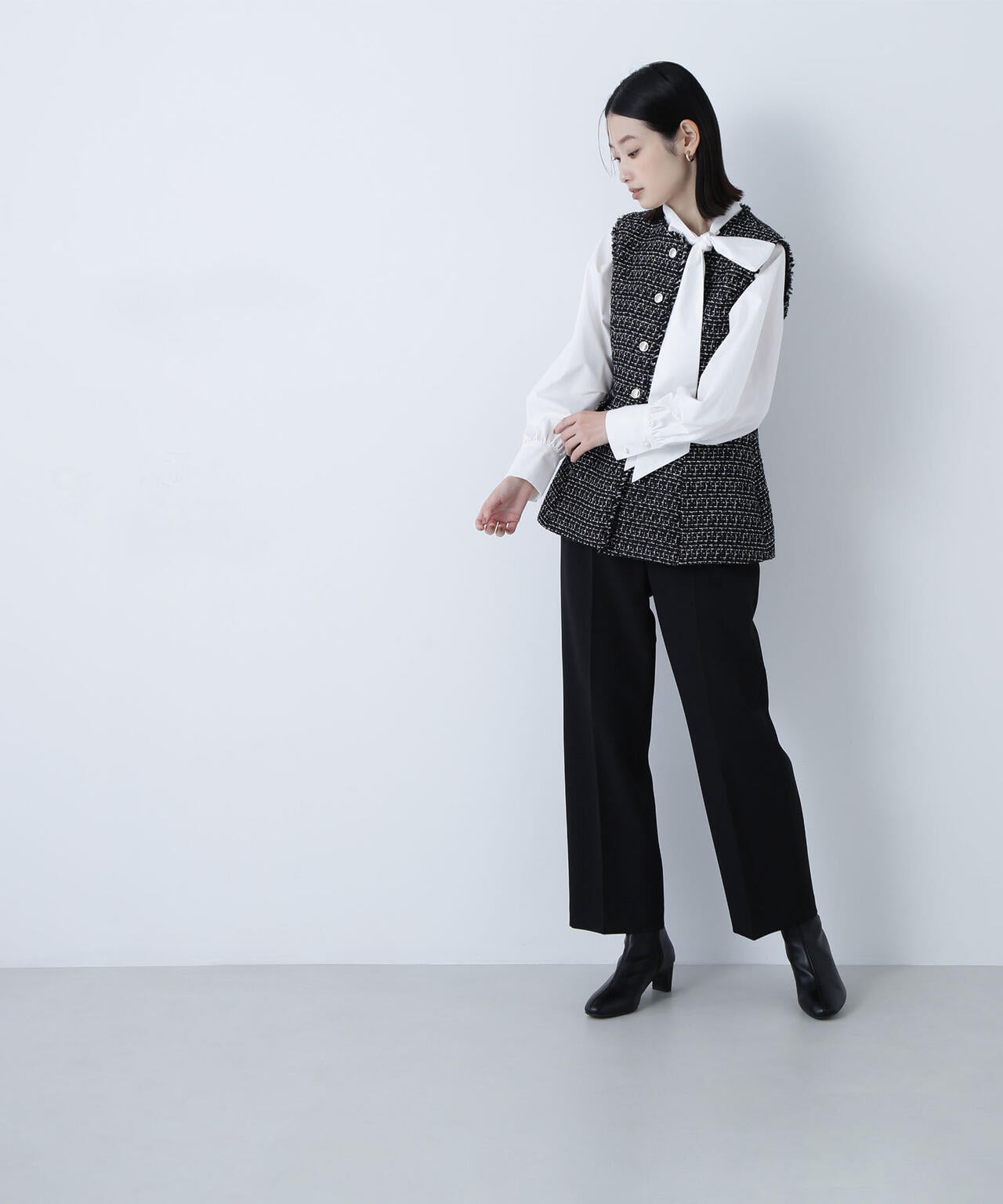 ツイードペプラムジレ