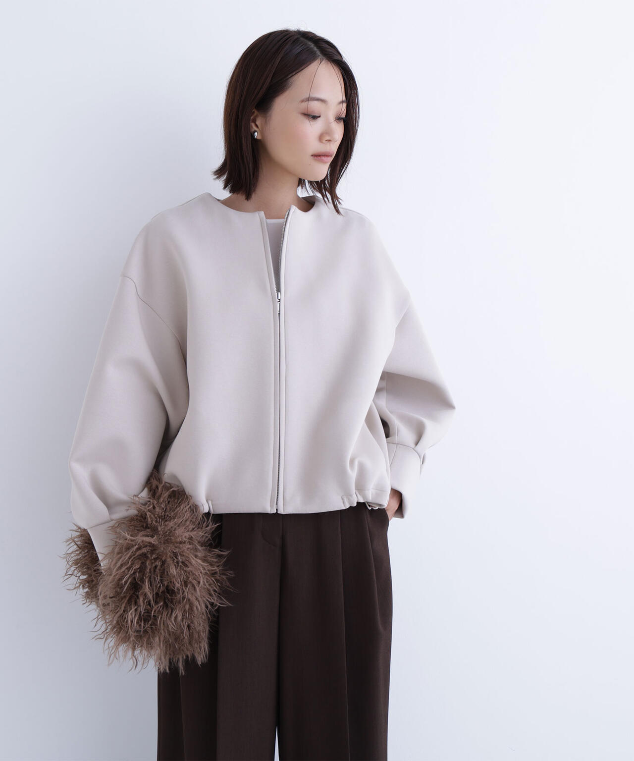 ノーカラーダンボールブルゾン