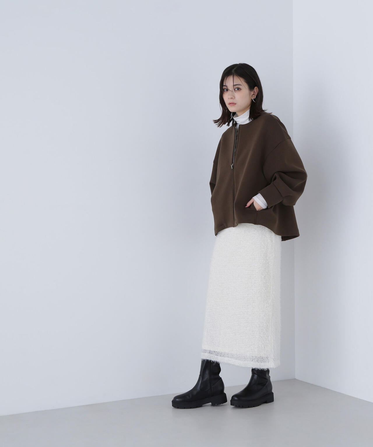 emmi atelier ecoダンボールノーカラーブルゾン emmi（エミ）の「【emmi atelier】ecoダンボールノーカラーブルゾン