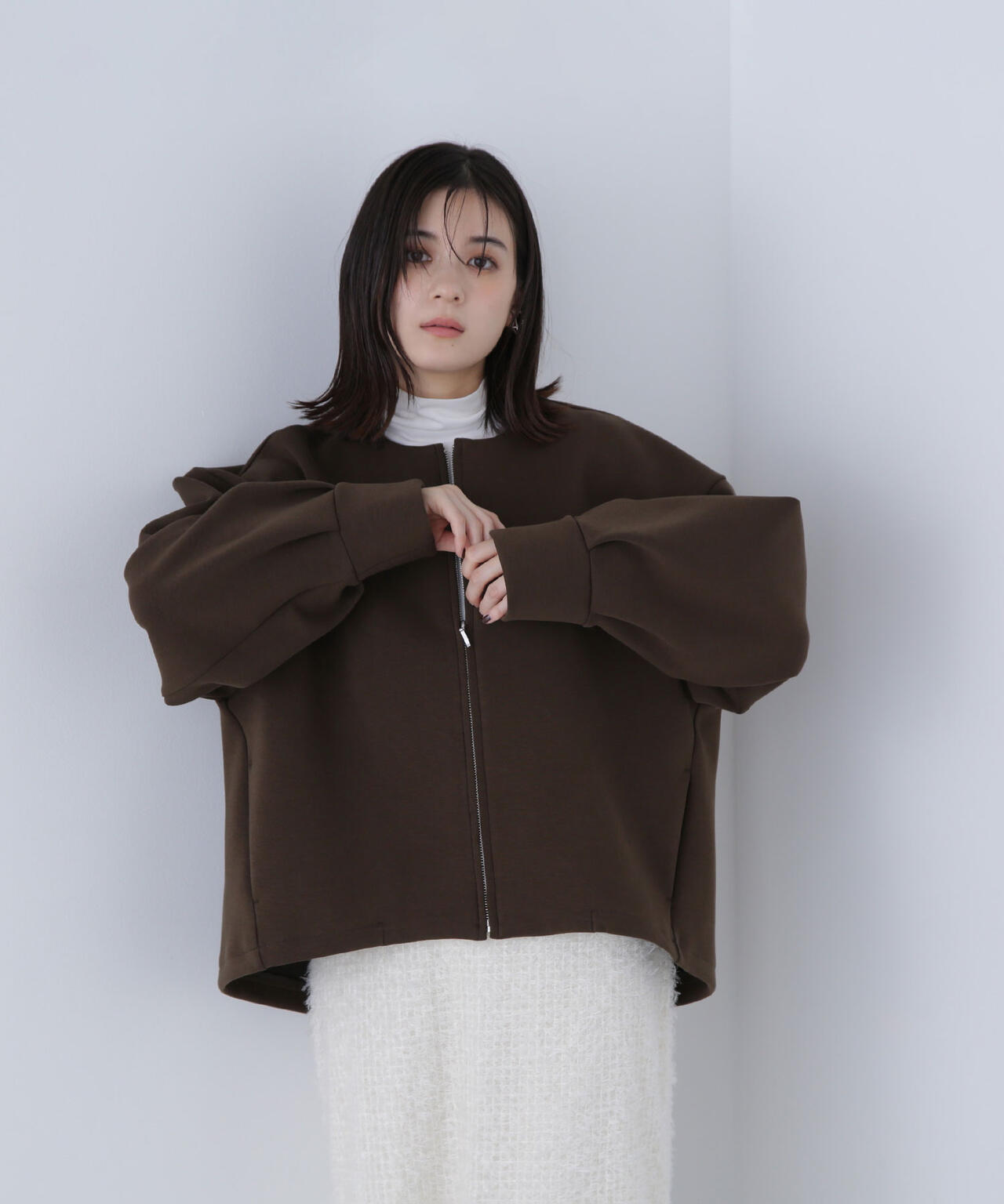 Nナチュラルビューティーベーシック ダンボールブルゾン ノーカラーダンボールブルゾン | ナチュラルビューティー