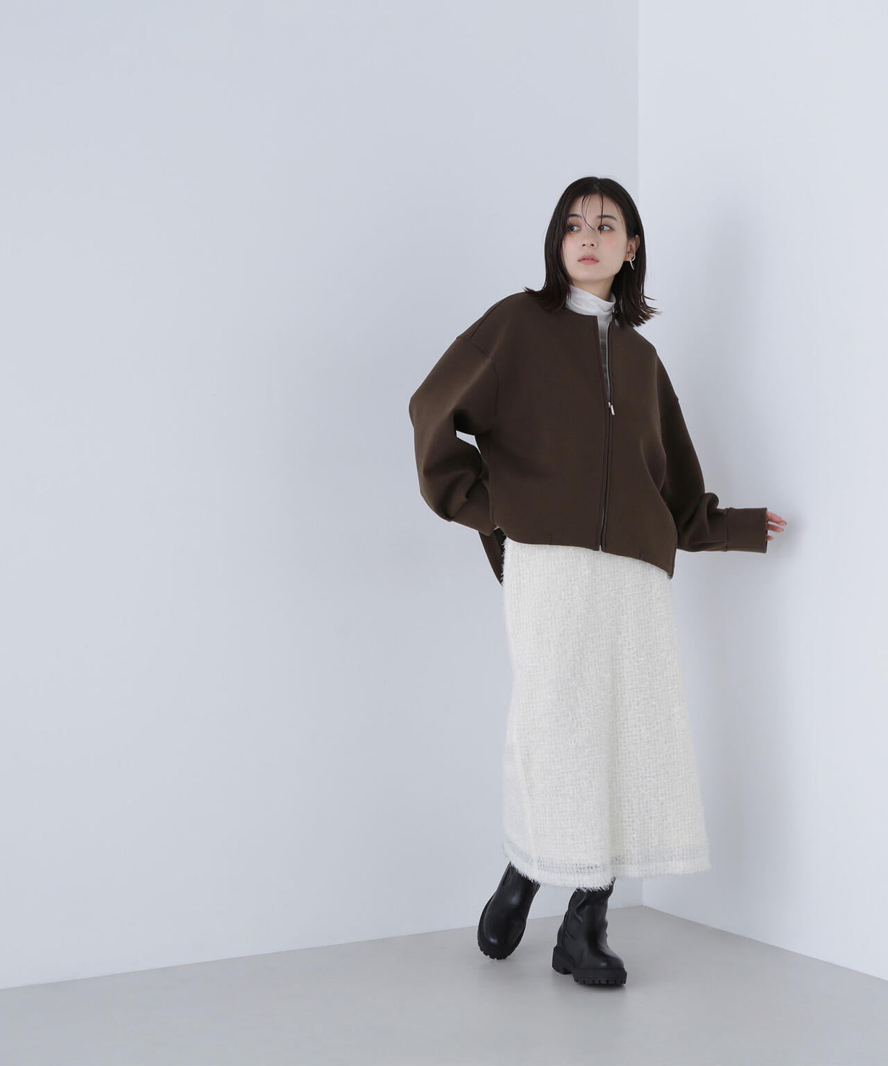 ノーカラーダンボールブルゾン