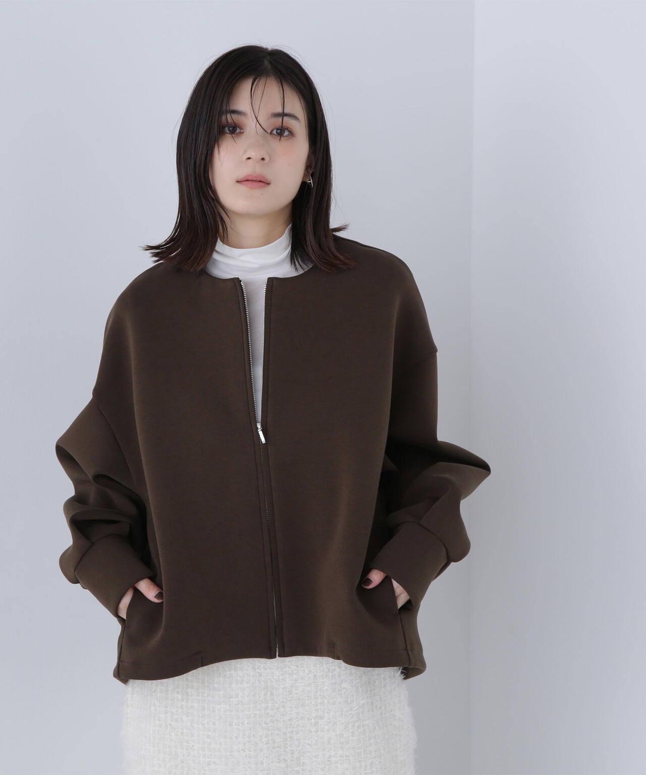 ノーカラーダンボールブルゾン