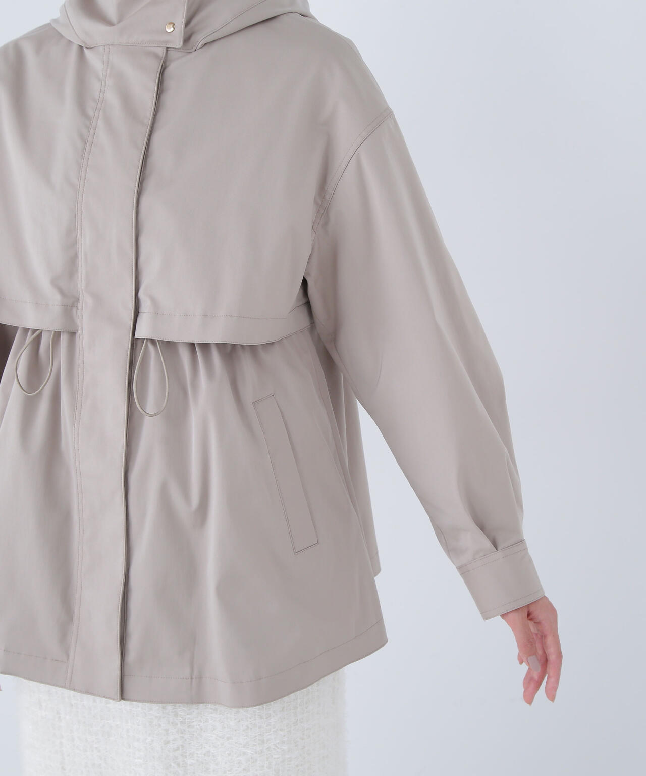 フーディードロストブルゾン