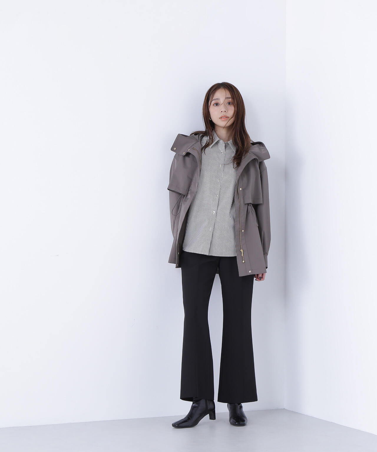 フーディードロストブルゾン