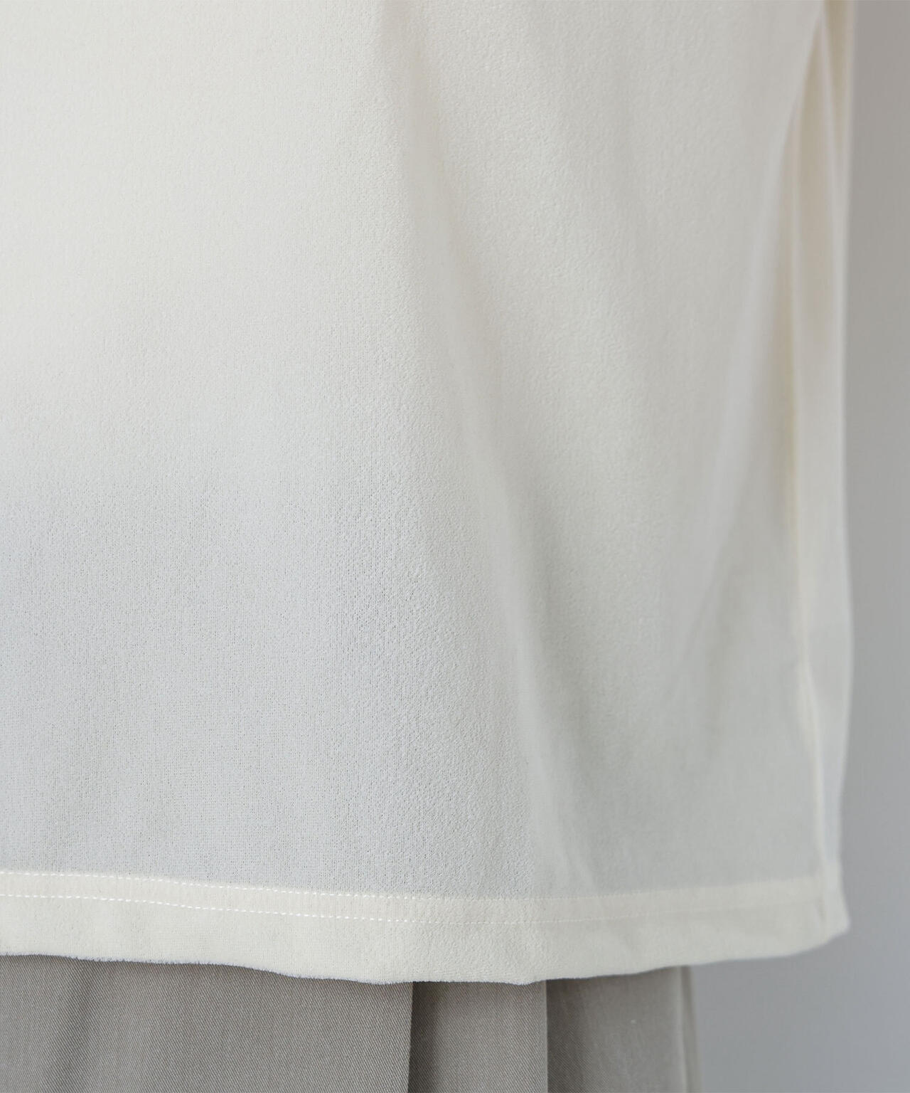 ベロアロゴ刺繍トップス