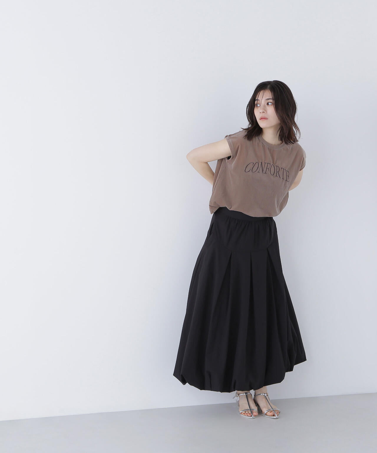 ベロアロゴ刺繍トップス