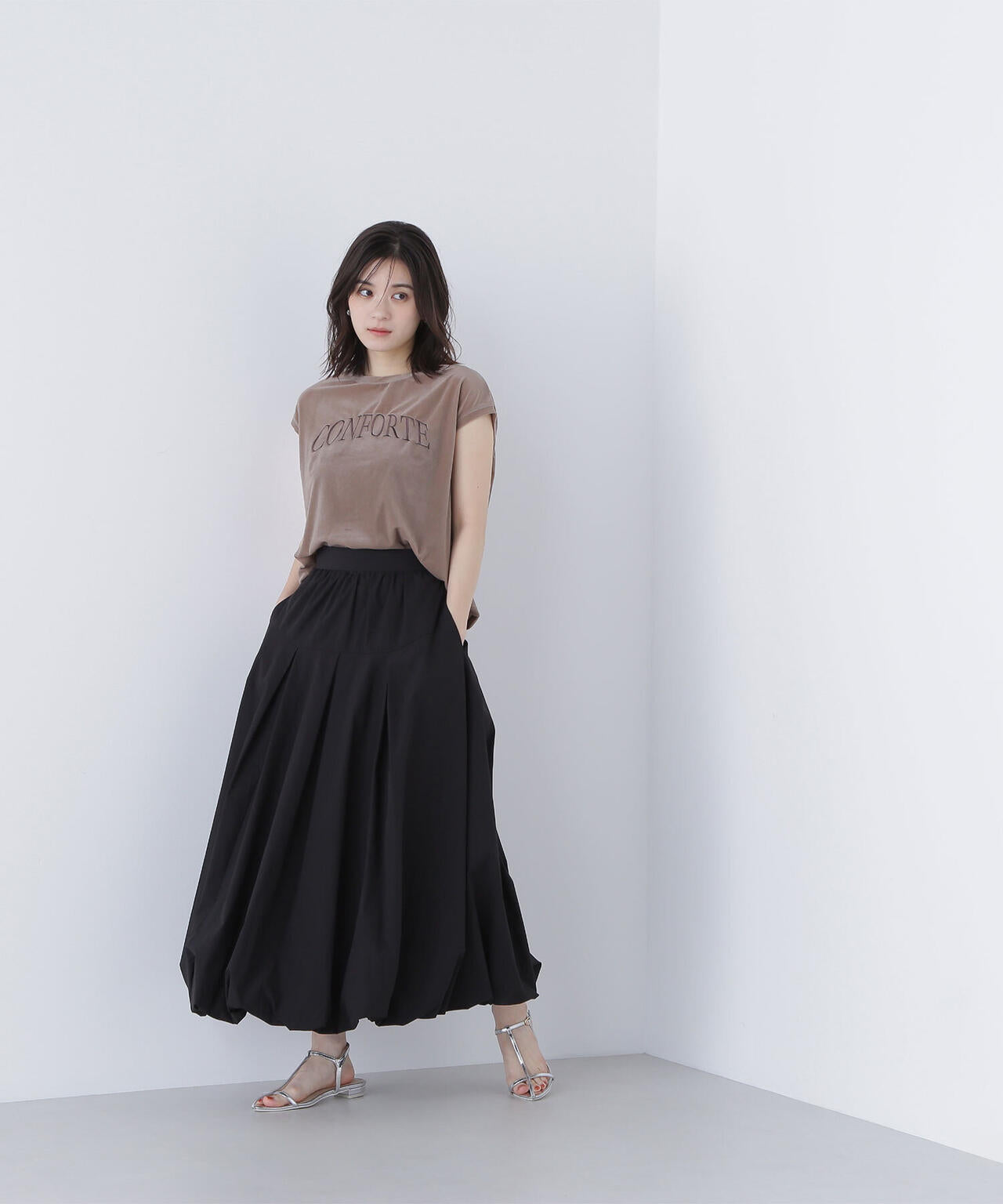 ベロアロゴ刺繍トップス