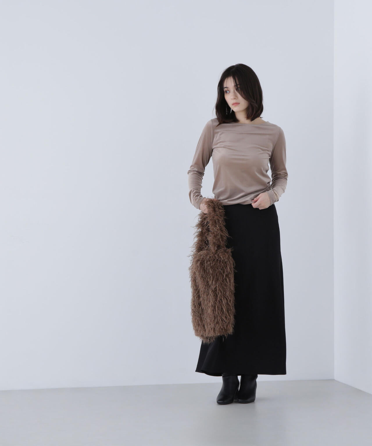 ベロアボートネックカットソー