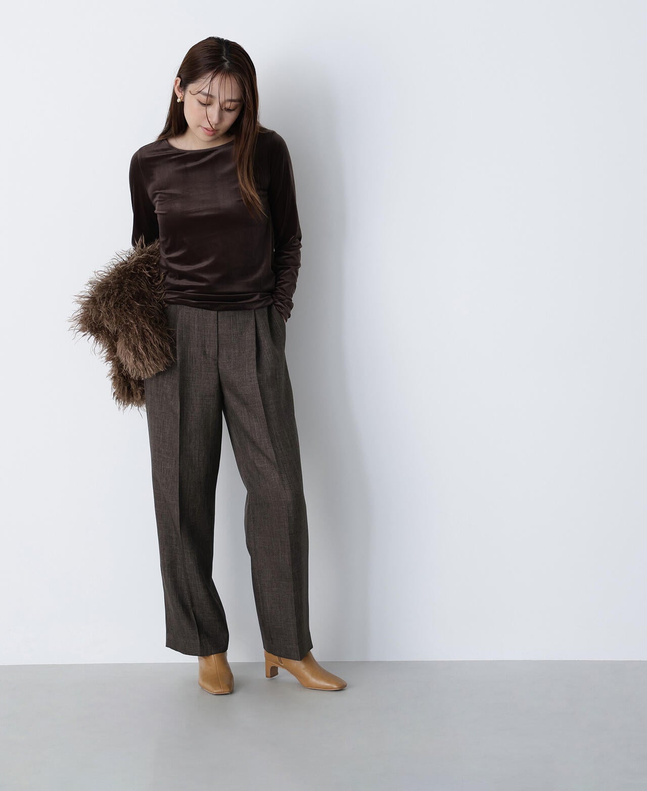 ベロアボートネックカットソー