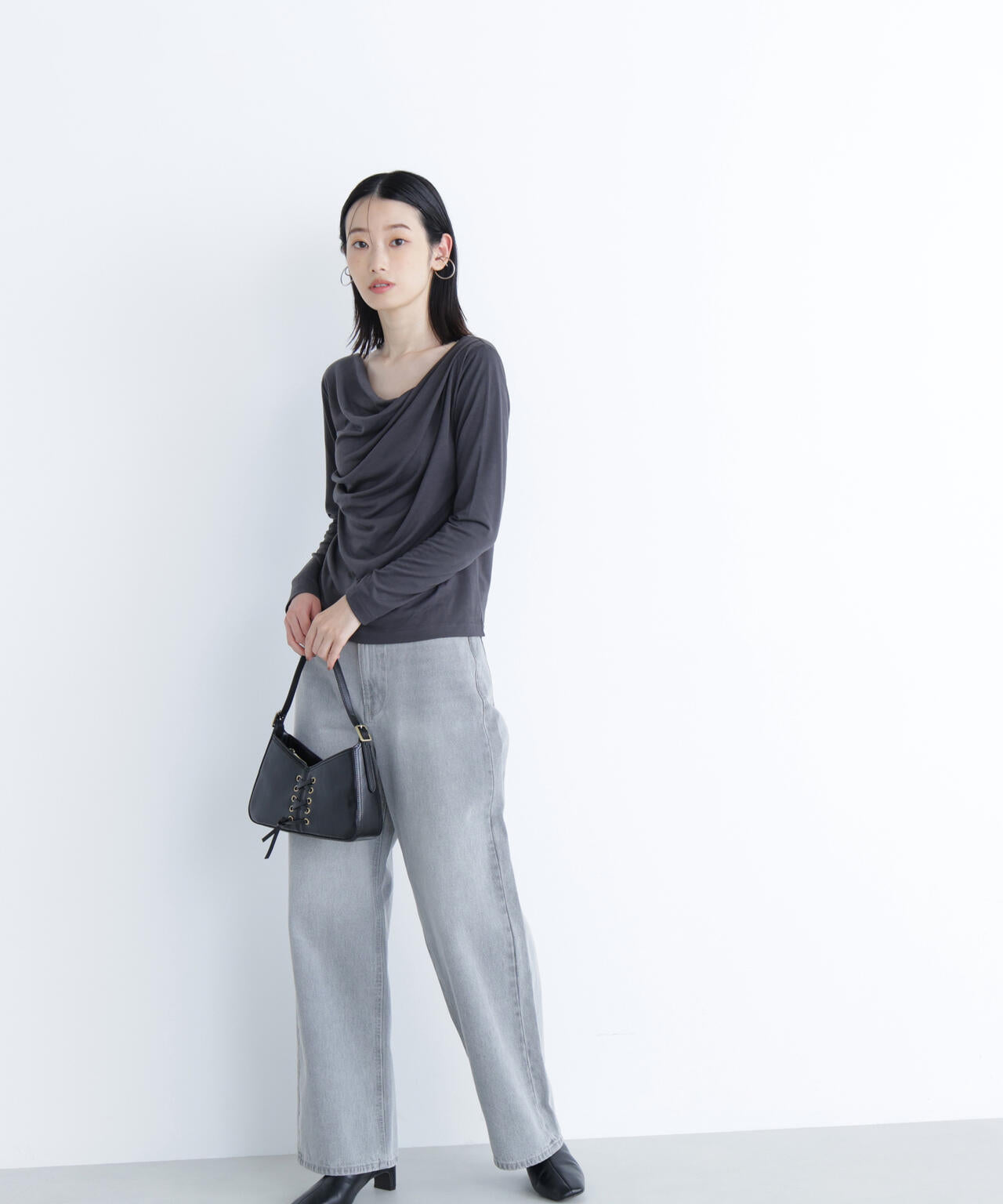 ドレープネックカットソー