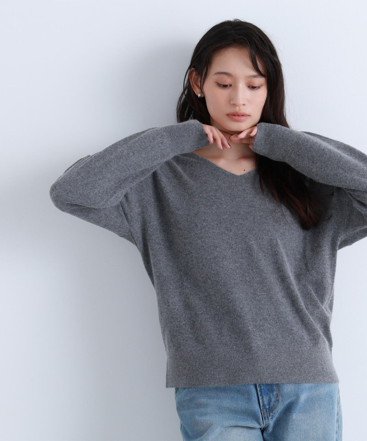 コンテシアーＶネックニット新品未使用 ヴィオラ エ ヴィオラ Viola e Viola 【洗えるもちもち】首回り