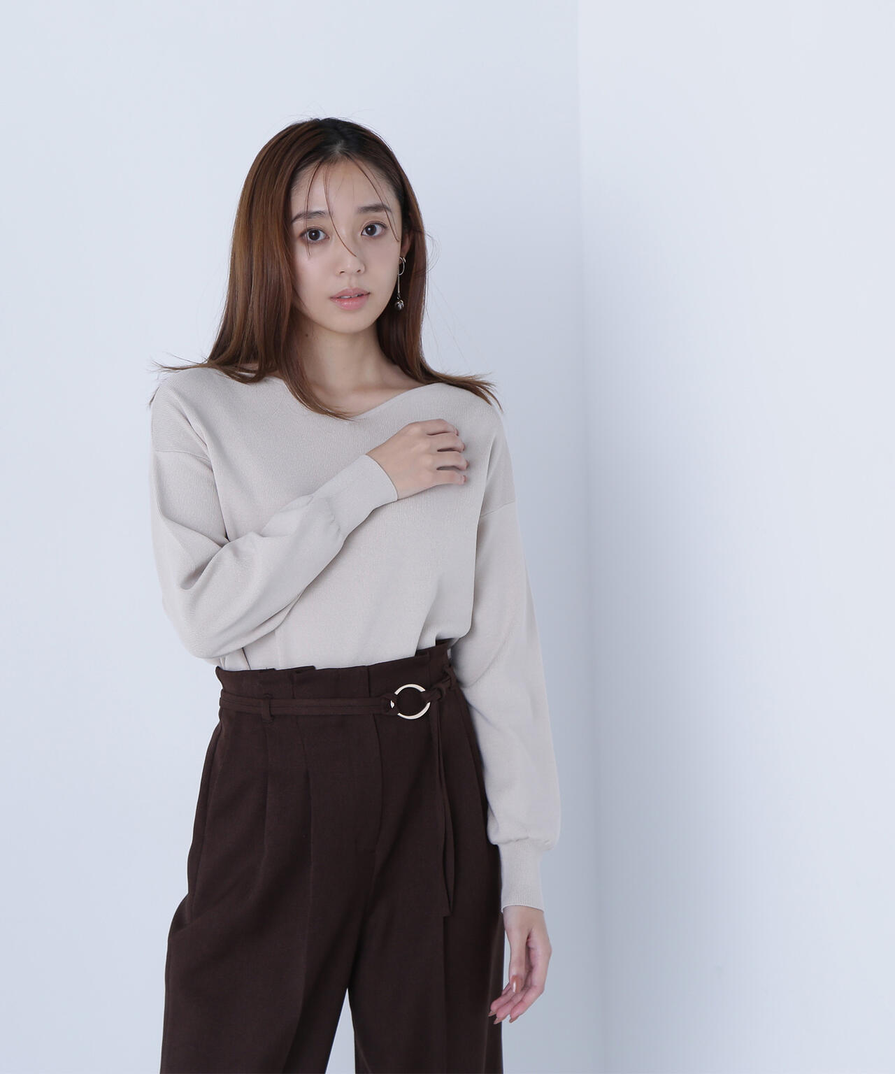 総針ベーシックシリーズ ニュアンスVネックニット