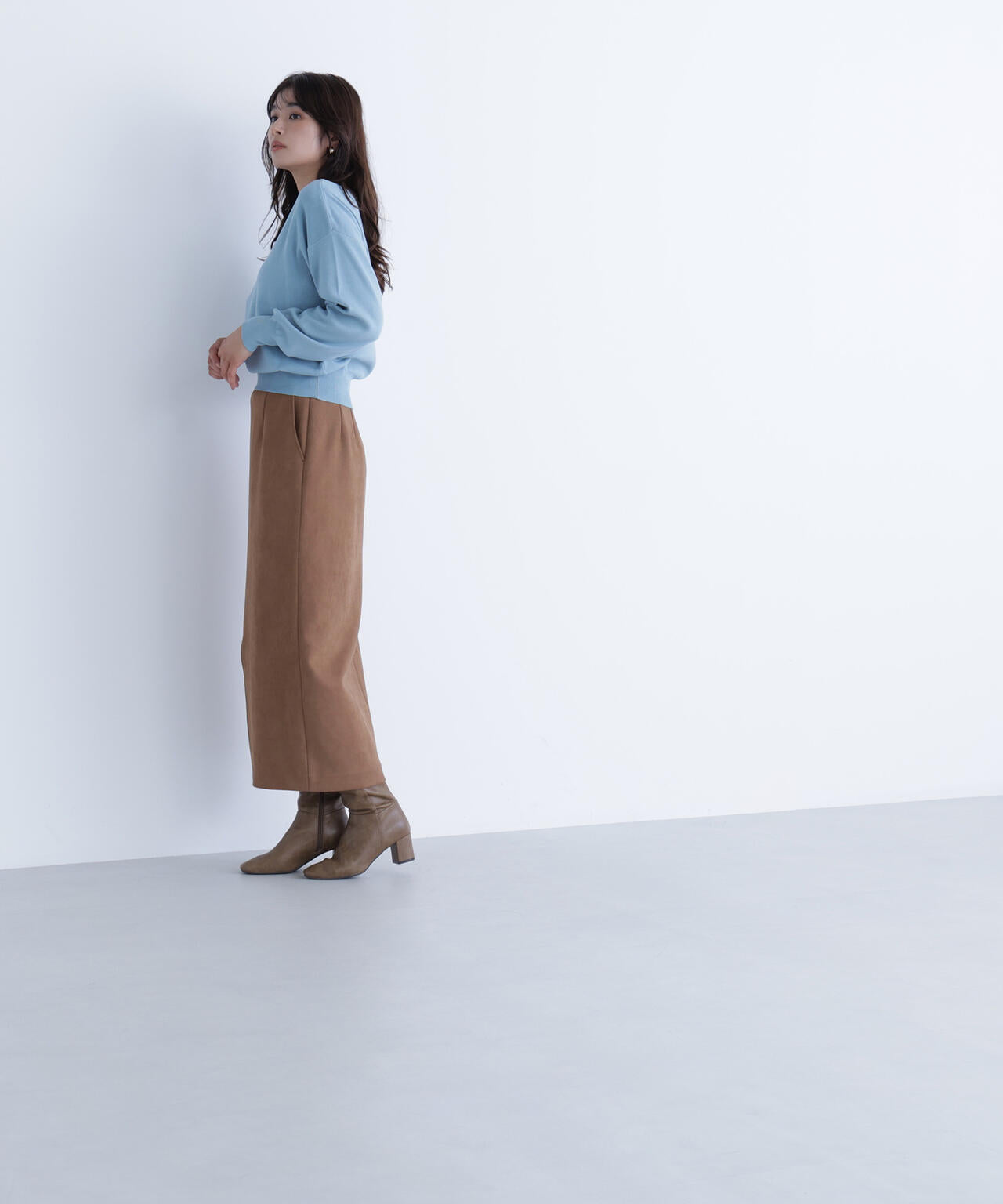 総針ベーシックシリーズ ニュアンスVネックニット