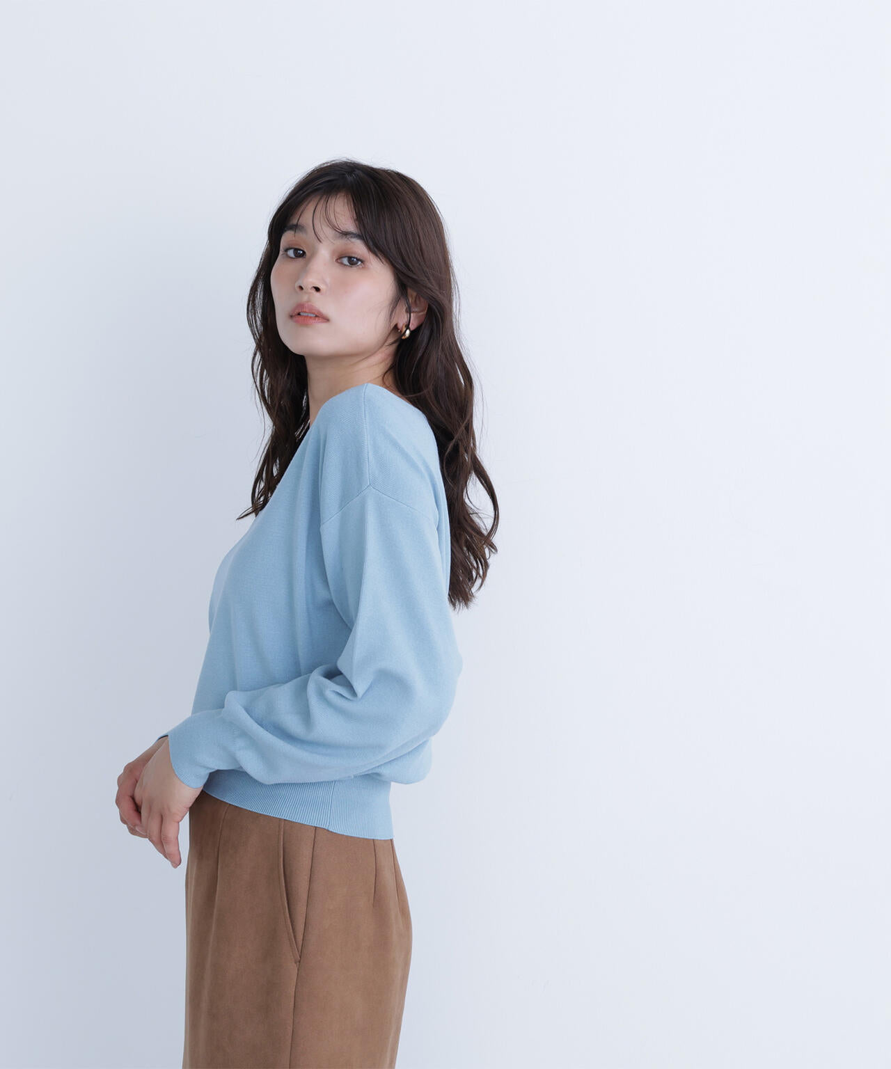 総針ベーシックシリーズ ニュアンスVネックニット