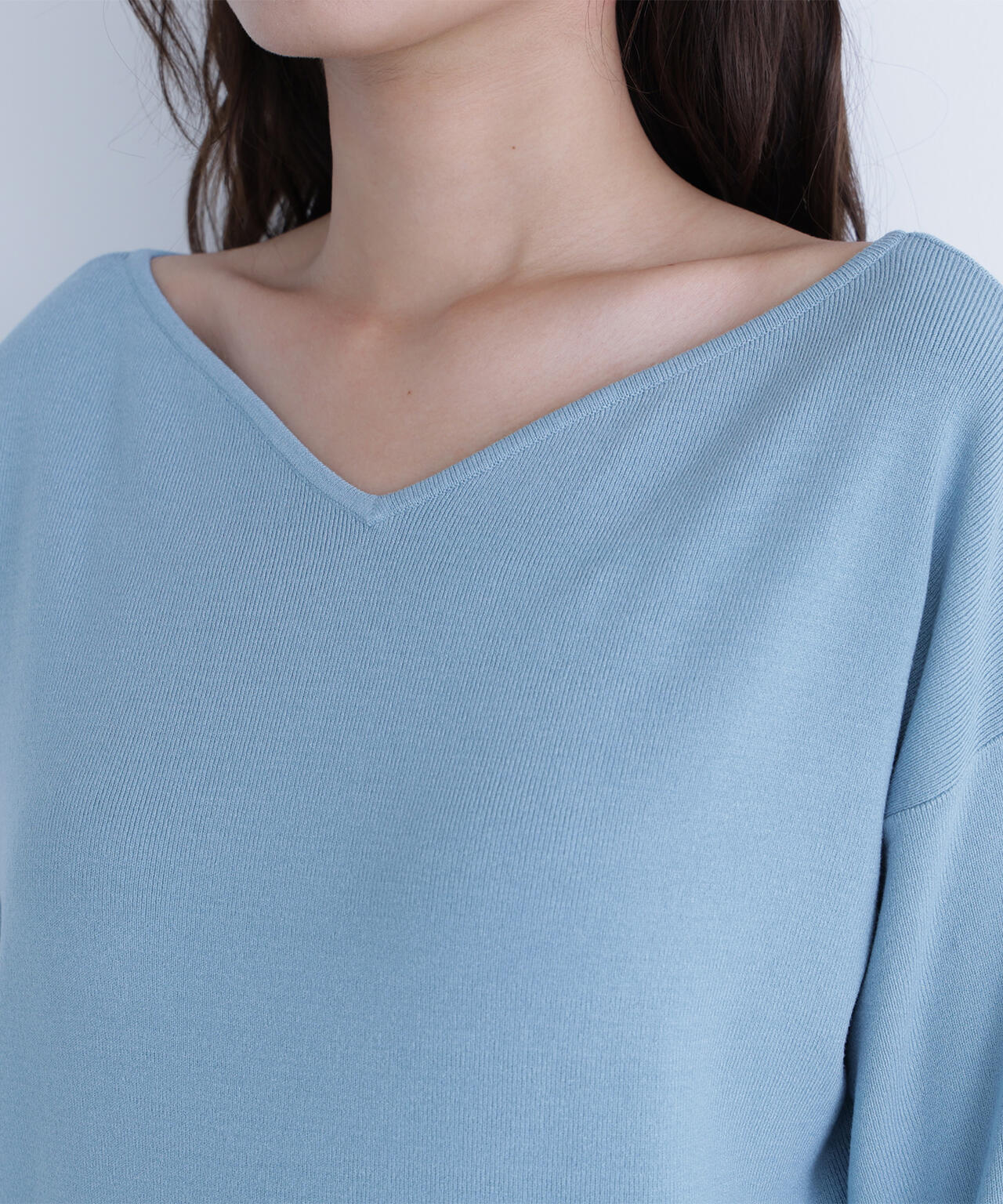 総針ベーシックシリーズ ニュアンスVネックニット