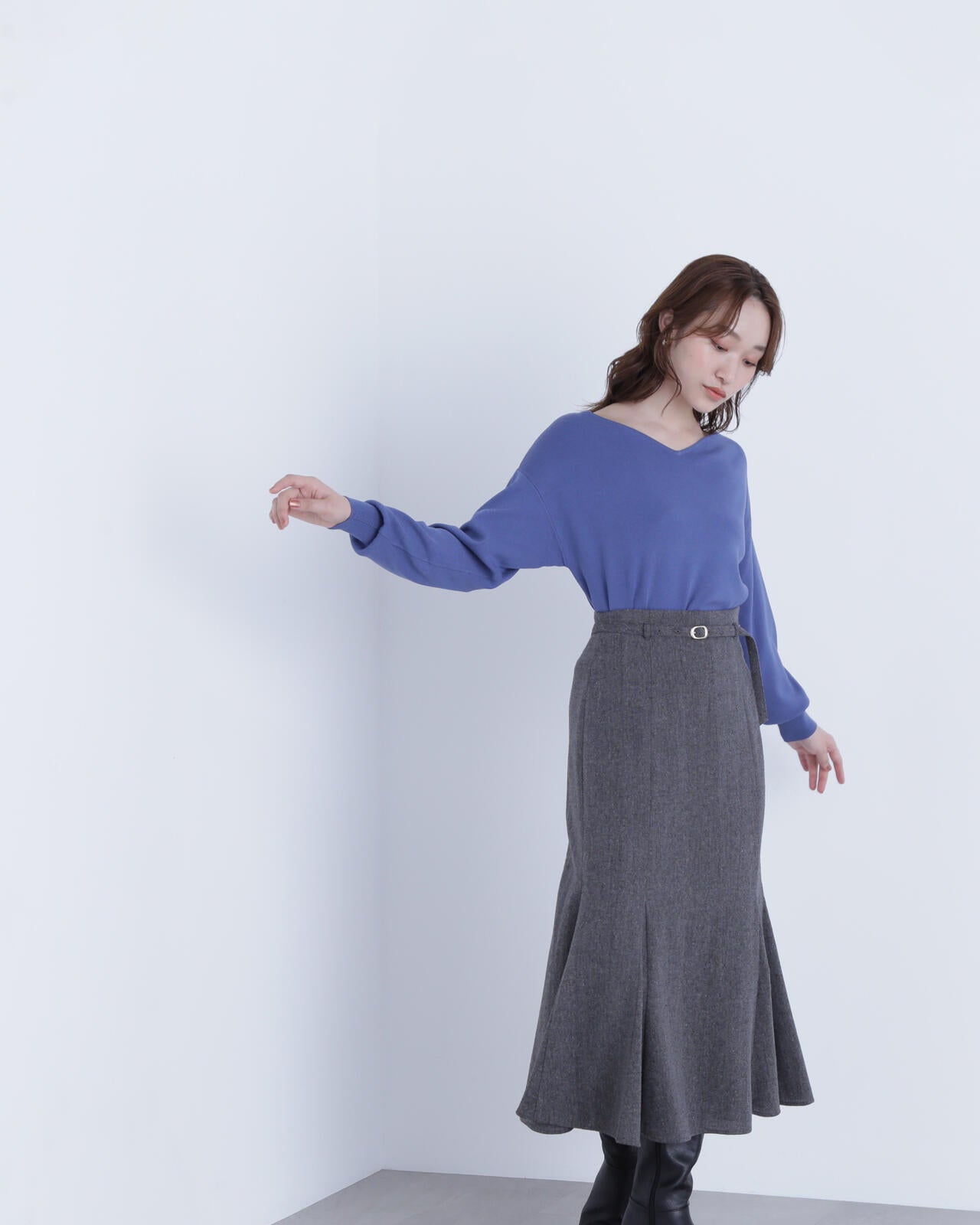 総針ベーシックシリーズ ニュアンスVネックニット