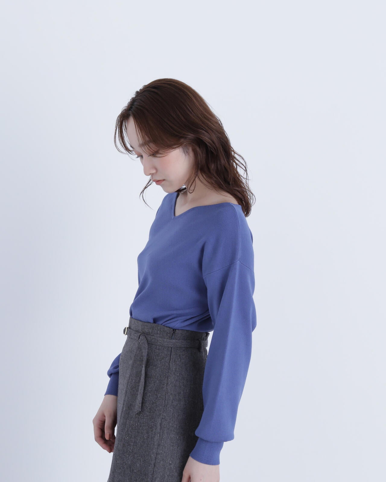 総針ベーシックシリーズ ニュアンスVネックニット