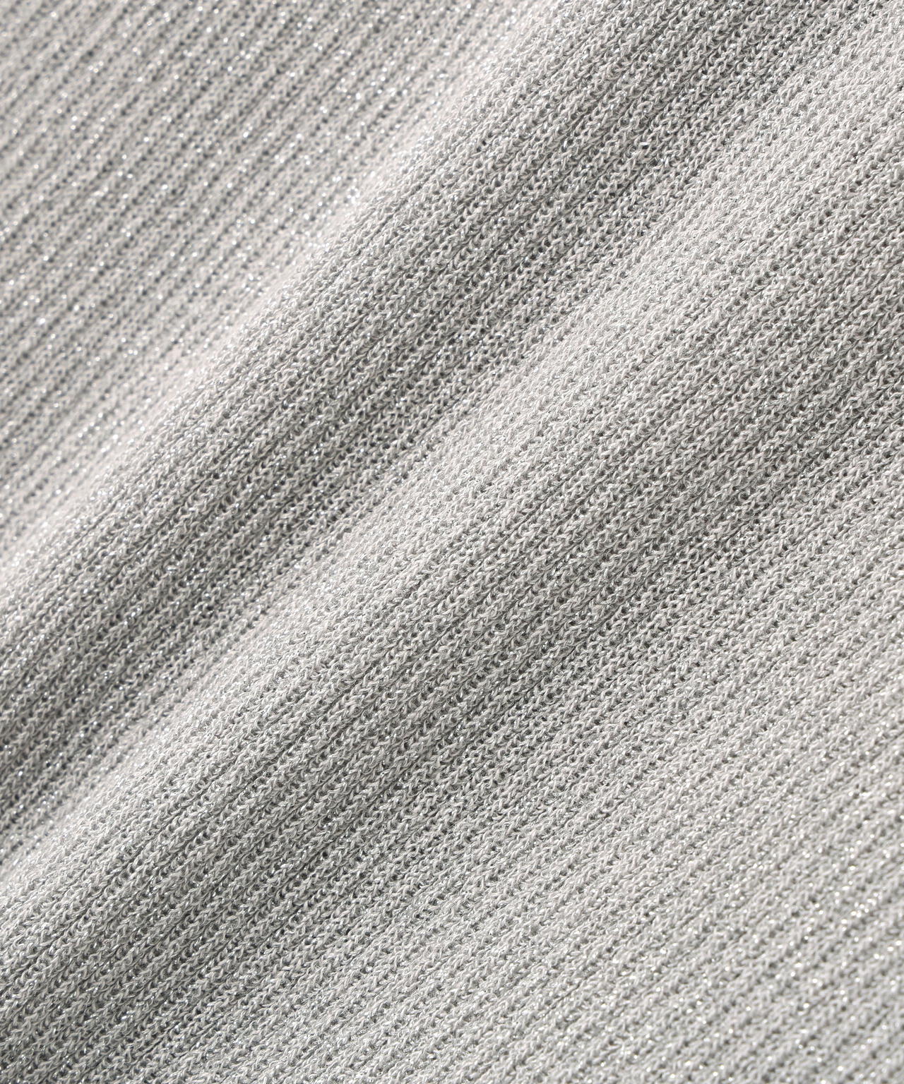 ハイネックラメリブニット