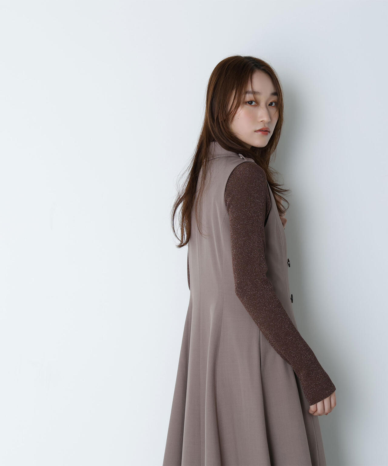 ハイネックラメリブニット