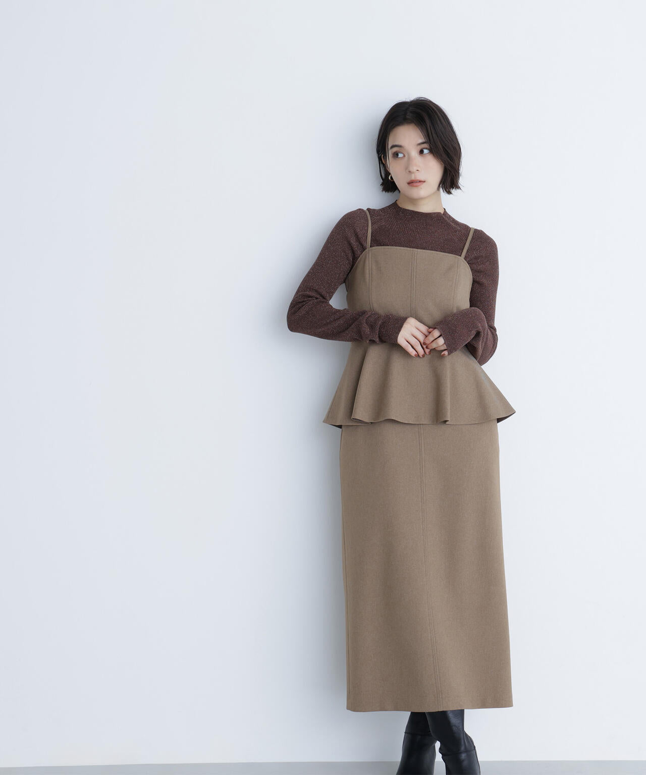 ハイネックラメリブニット