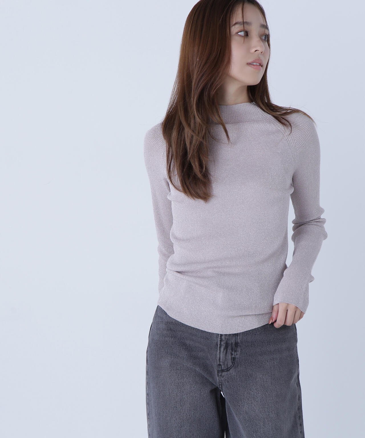 ハイネックラメリブニット