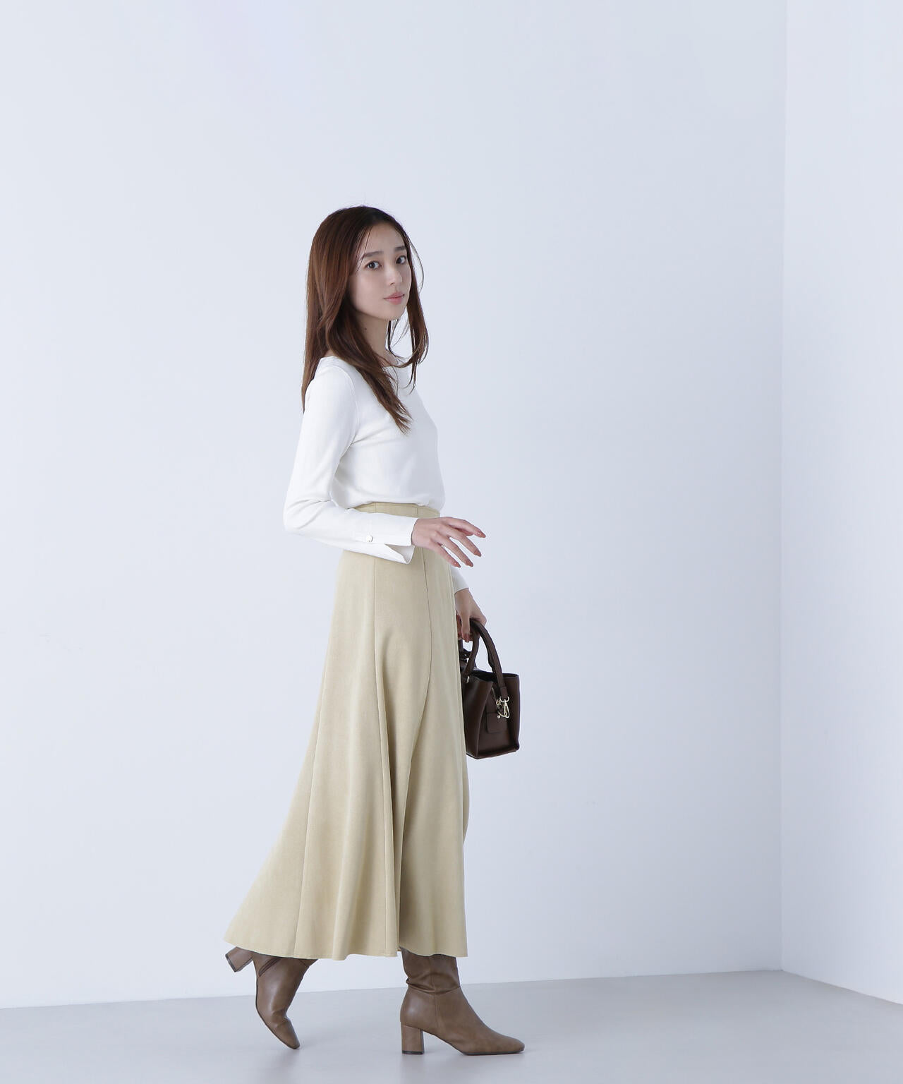 総針ベーシックシリーズ スクエアネックニット