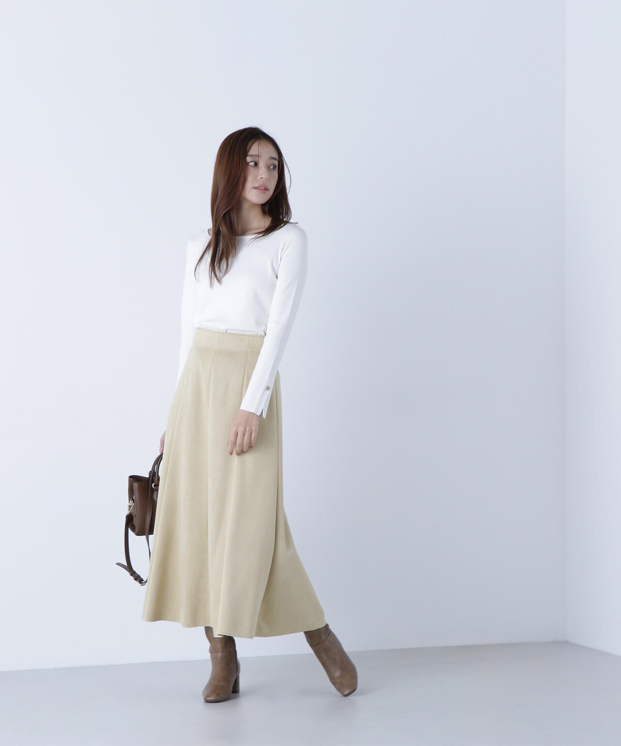 総針ベーシックシリーズ スクエアネックニット