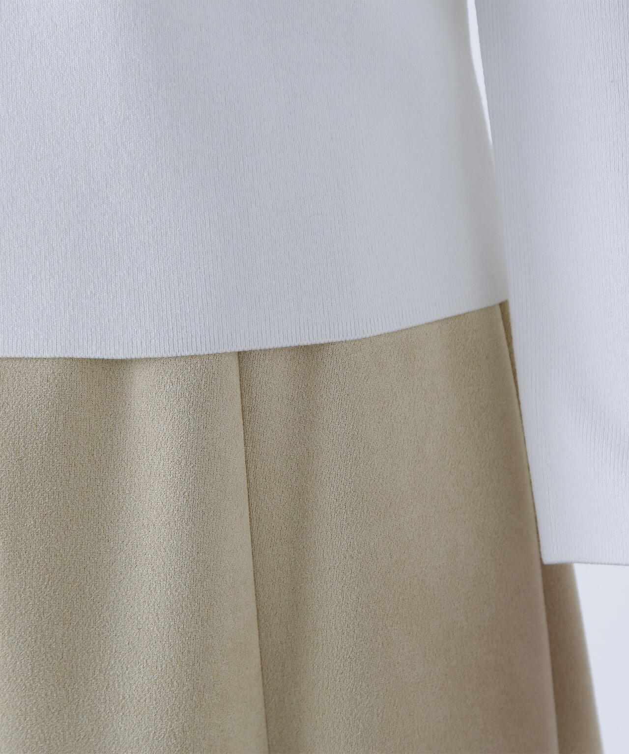 総針ベーシックシリーズ スクエアネックニット