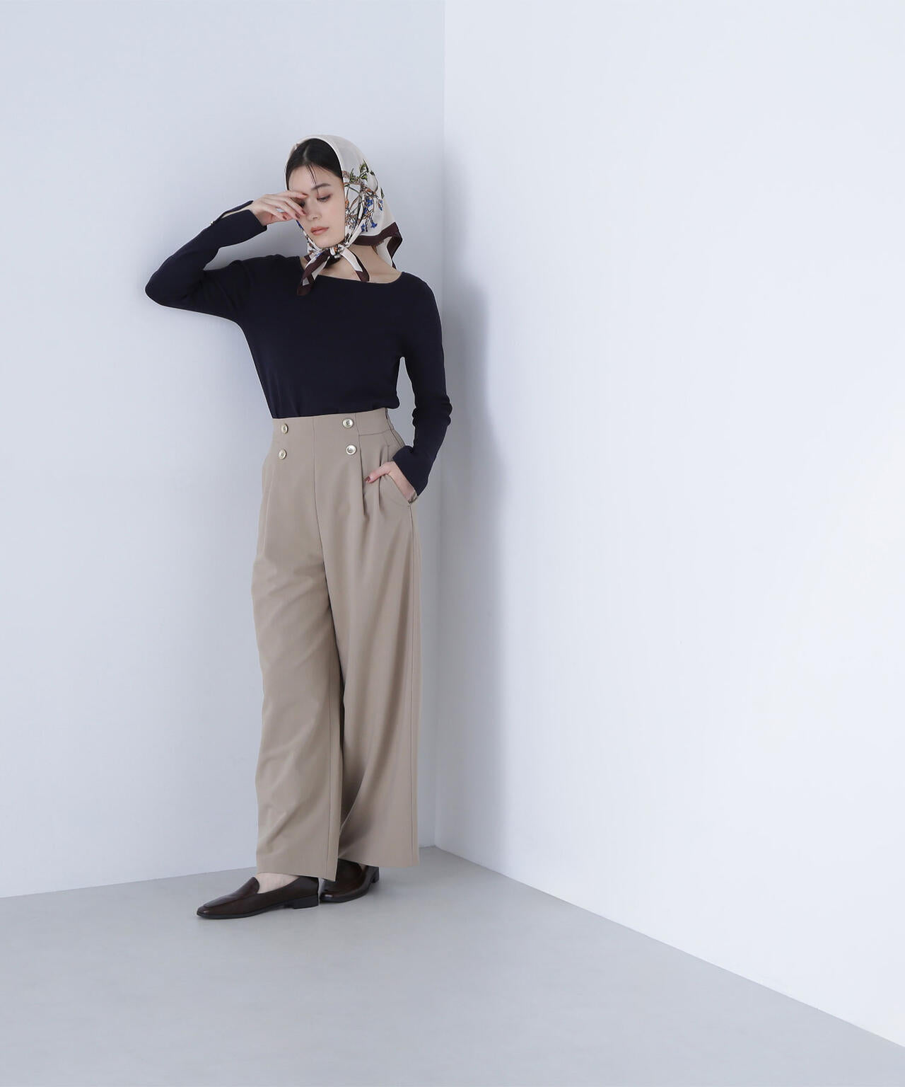 総針ベーシックシリーズ スクエアネックニット