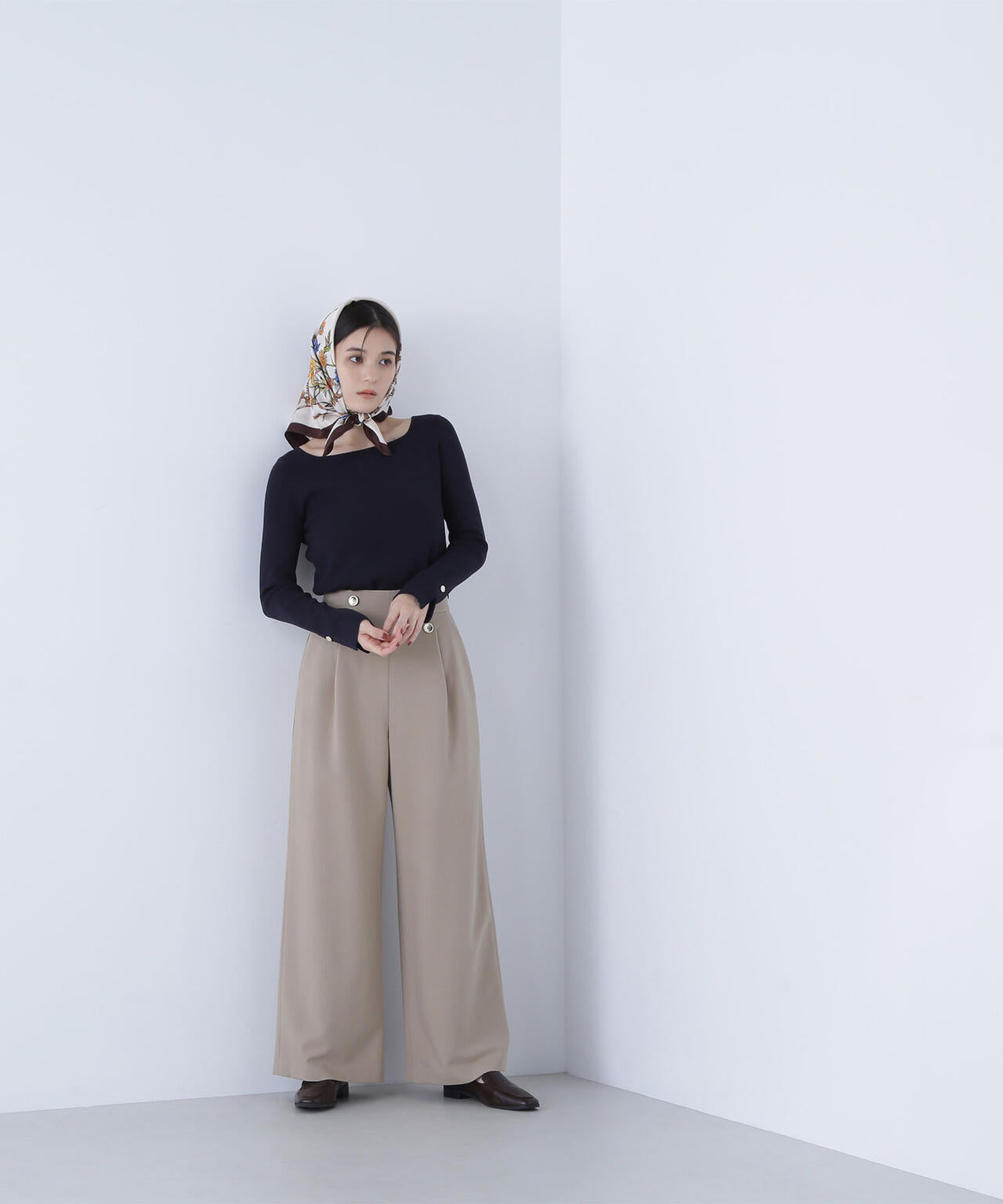 総針ベーシックシリーズ スクエアネックニット