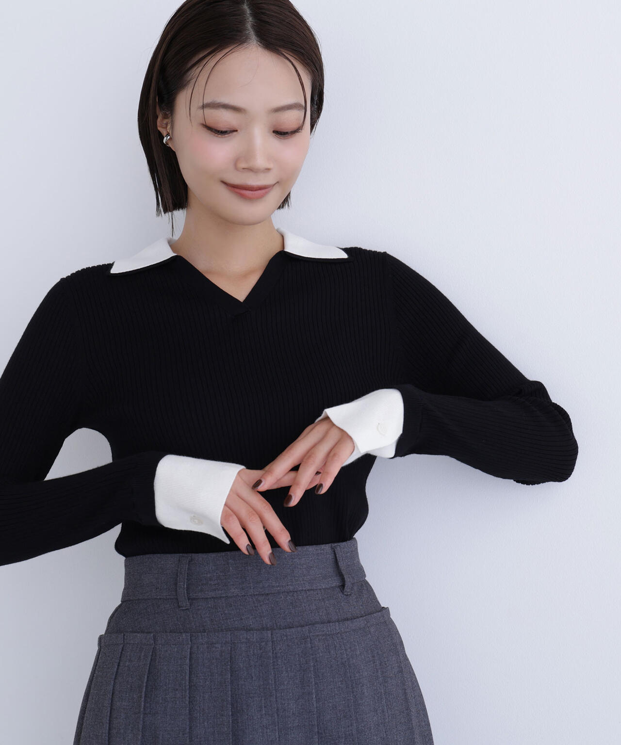 ダブルカラーVネックリブニット