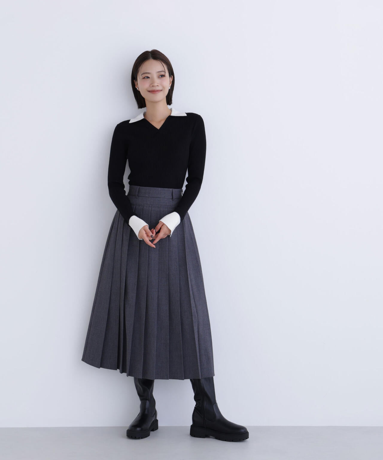 ダブルカラーVネックリブニット