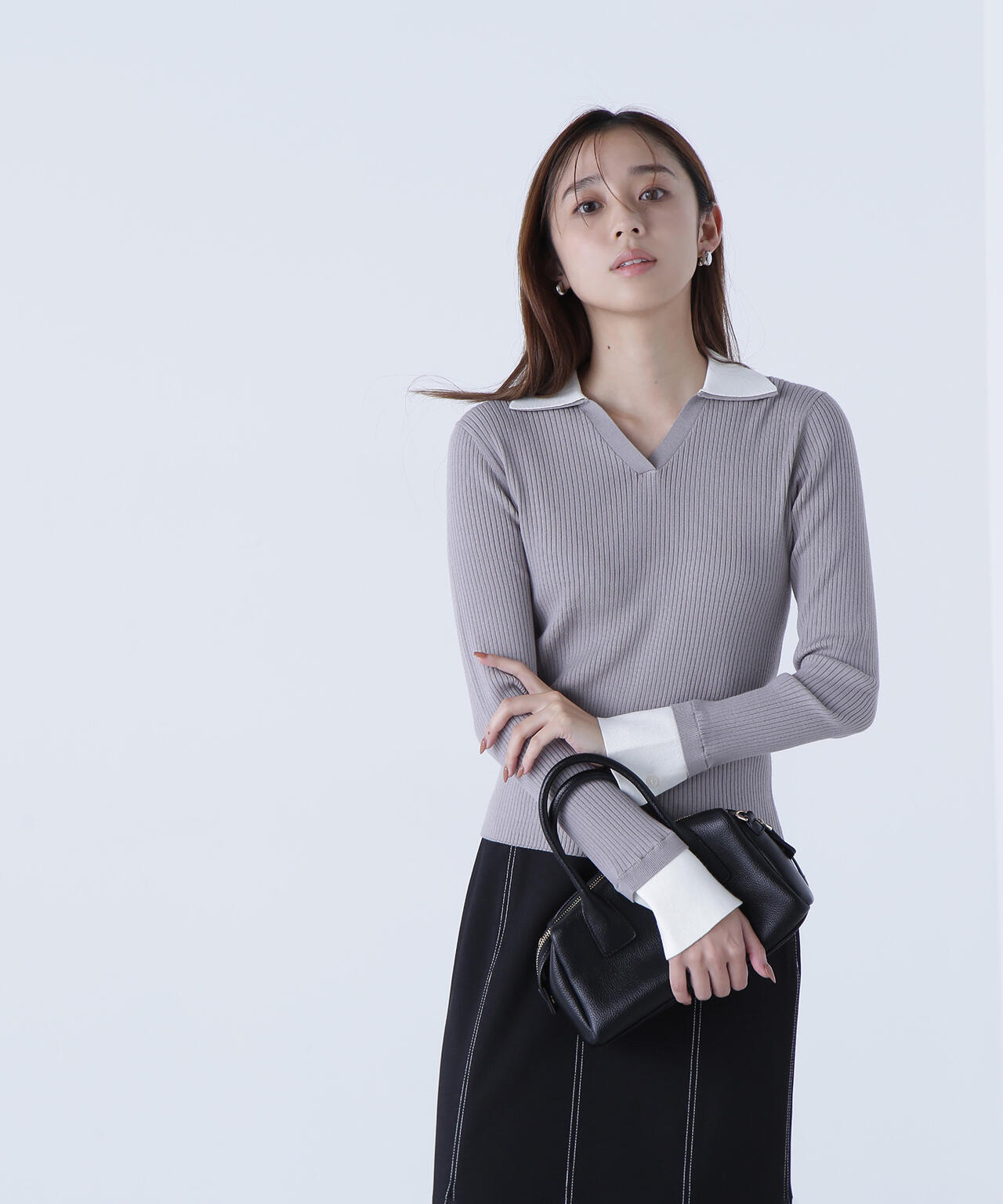 ダブルカラーVネックリブニット