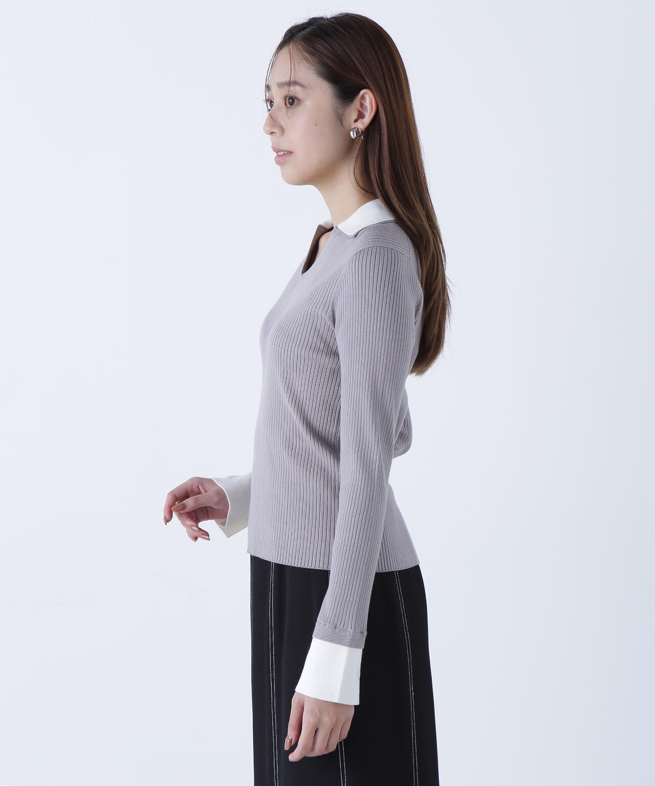 ダブルカラーVネックリブニット