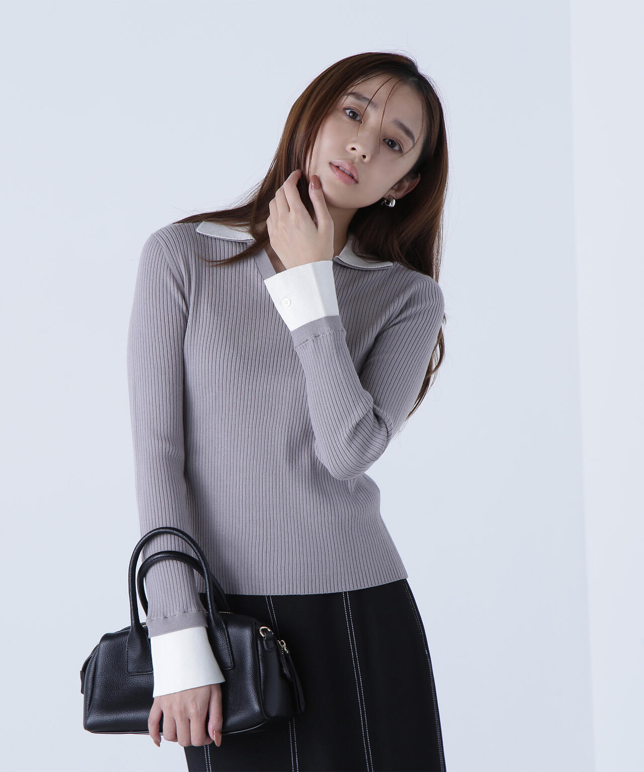 ダブルカラーVネックリブニット