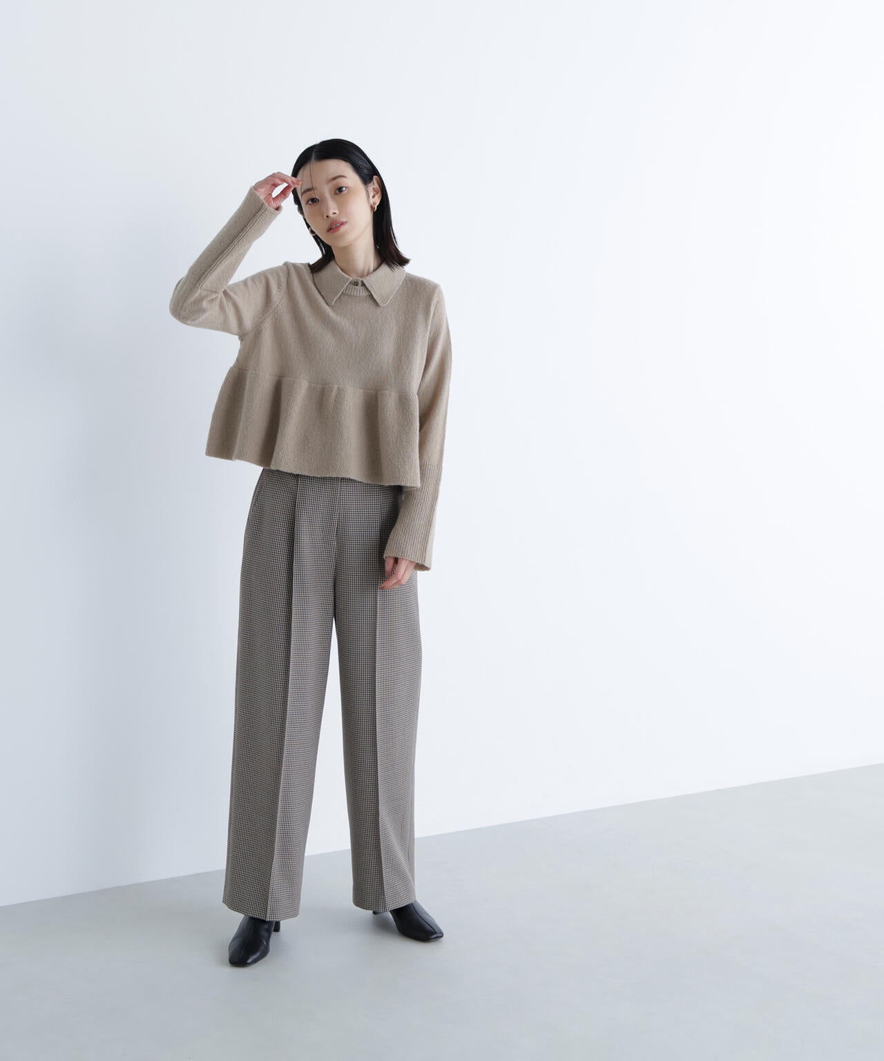 【Oggi掲載】襟付きペプラムニット