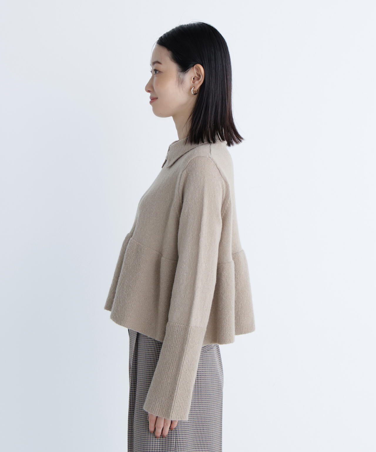 【Oggi掲載】襟付きペプラムニット