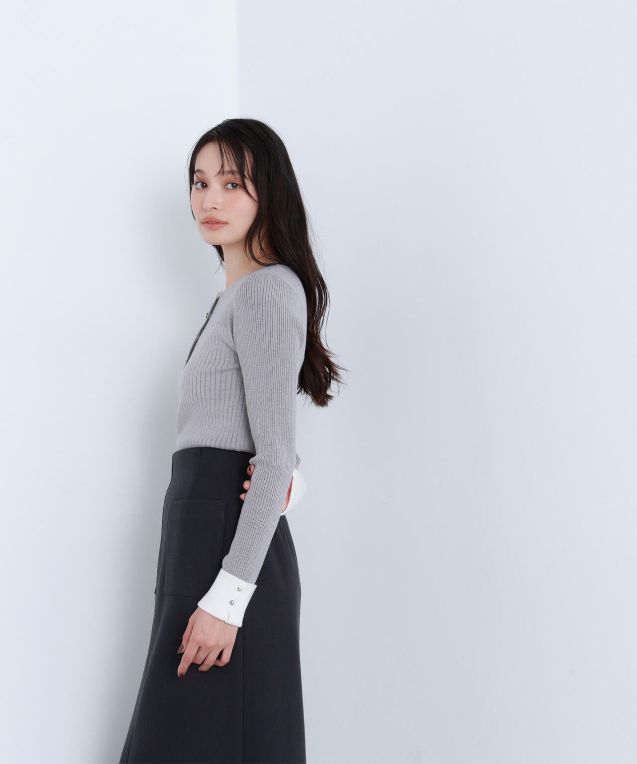 フロントボタンバイカラーニット