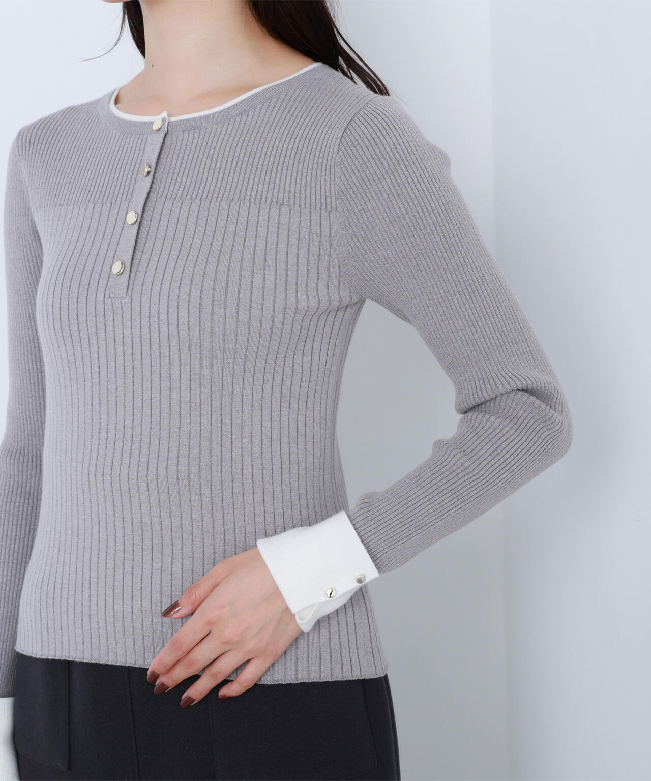 フロントボタンバイカラーニット